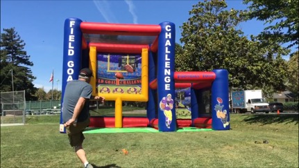 Inflatable field goal challenge arcade game